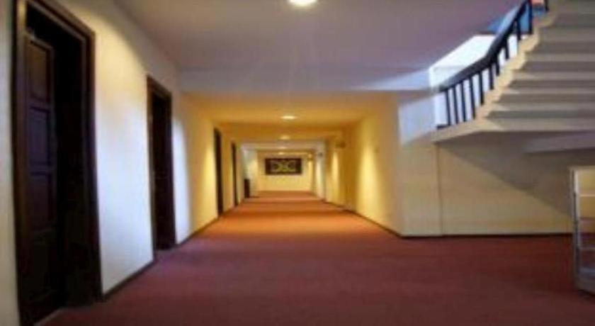 Grand Sumatera Hotel Surabaya Exterior photo
